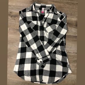 Black & white plaid flannel button down long